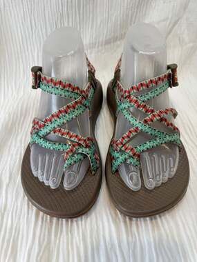 Chaco Women's Strappy Outdoor Sandals in Mint & Coral Size 8